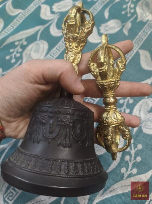 Bộ Linh Chử (Chuông Chùy) bằng đồng đen cỡ lớn