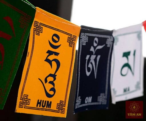 Cờ Lục tự Minh chú