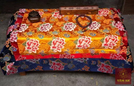 Khăn gấm vuông trải bàn, bày đàn, bày ban thờ cỡ lớn - Ảnh 4