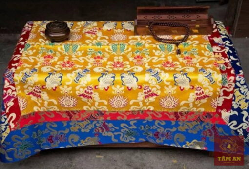 Khăn gấm vuông trải bàn, bày đàn, bày ban thờ cỡ lớn