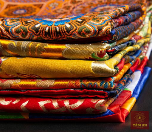 Khăn gấm vuông trải bàn, bày đàn, bày ban thờ cỡ lớn - Ảnh 8