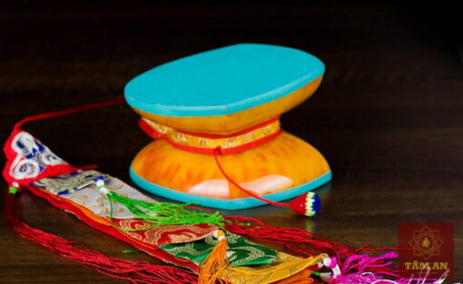 Trống Damaru màu vàng mặt da cừu xanh 13 cm
